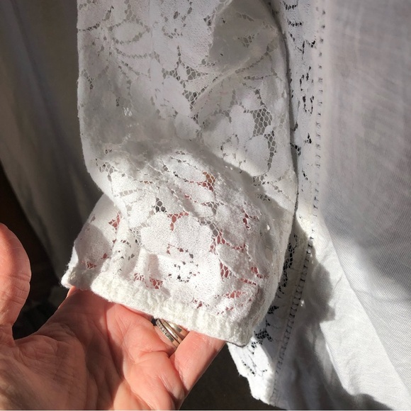 Forever 21 cream tee with lace details and tassels size S - Picture 4 of 9